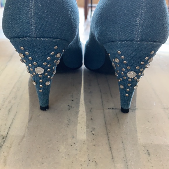 Denim Stuart Weitzman Rhinestone Pumps 8 Narrow - Picture 4 of 10